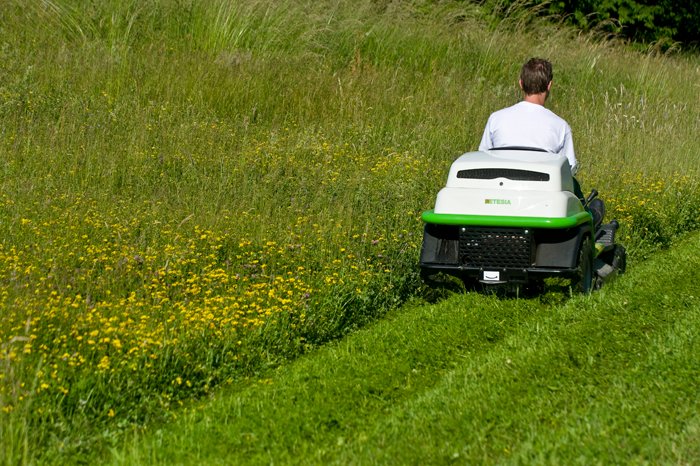 Etesia Attila SKD Geländemäher / Aufsitzmäher + 85 cm Mähdeck - Bild 5