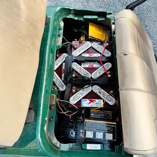 EZGO RXV Golfwagund 48V - Bild 3