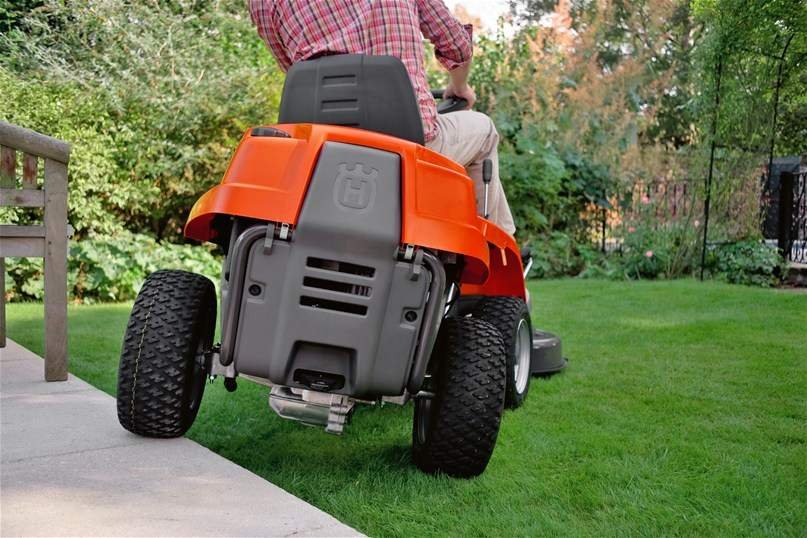 Husqvarna Rider R112C inkl. 85cm combi-Mähdeck - Bild 2