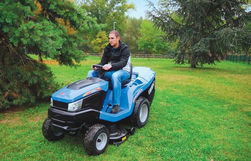 Iseki SXE 220HE 105 RD Aufsitzmäher mit Fangkorb 105 cm Mähdeck - Bild 3