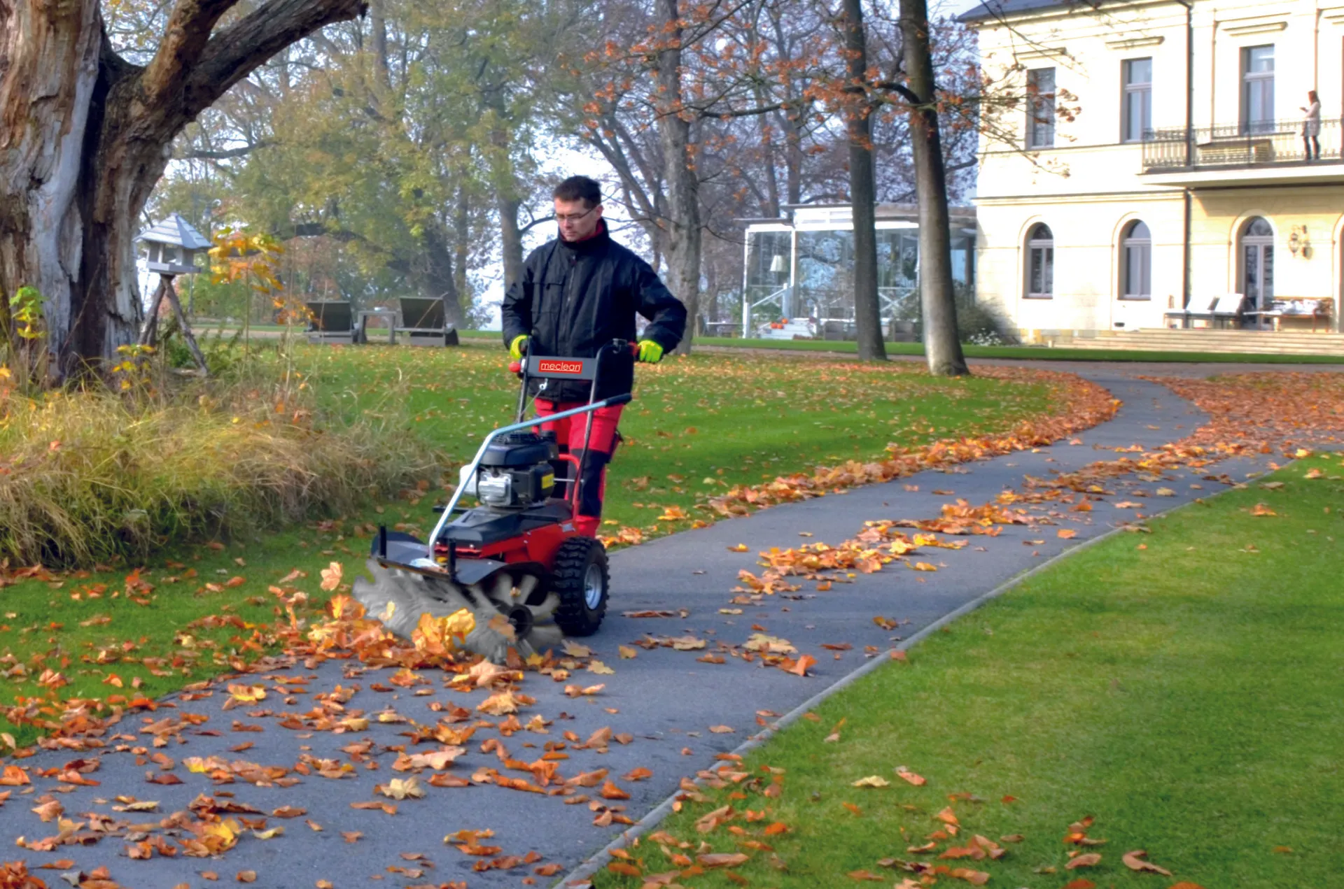 Meclean Frontsweep Pro 82 B Kehrmaschine EGO Akku - Bild 3