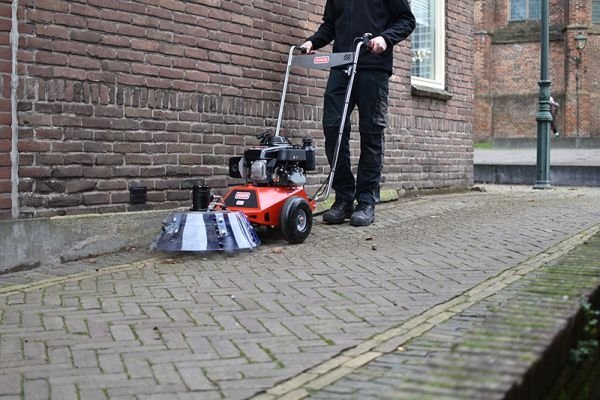 Nimos MUG-C Unkrautbürstemachine - Bild 4