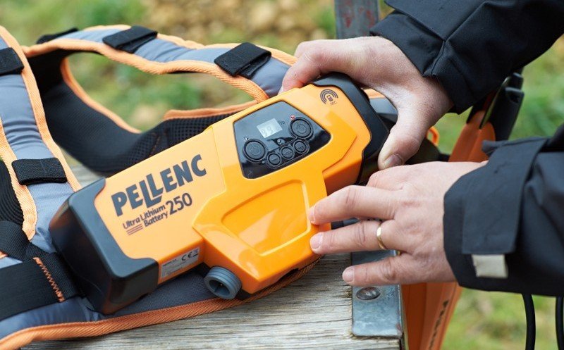 Pellundc Prunion 250 Akku Astschere inklusive 250 Wh Akku - Bild 2