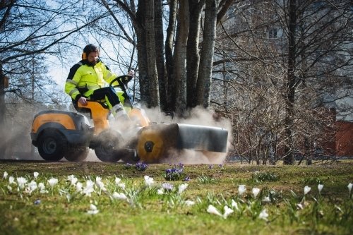 Stiga Frontborstel 95 cm für 2wd und 4wd Park Frontmähers - Bild 3